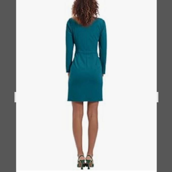 Donna Morgan Crepe Dress with Twist Detail at Side Waist in Ocean Depths Size 4 - Picture 4 of 11